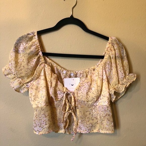 NWT yellow floral sheer crop top - Picture 7 of 9